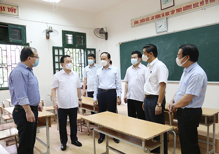 Thực hiện tốt công tác phòng, chống dịch gắn với các kỳ thi sắp tới